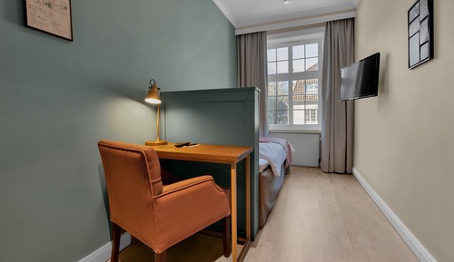 Single Room (Compact)