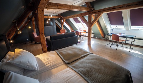 Suite (Top)