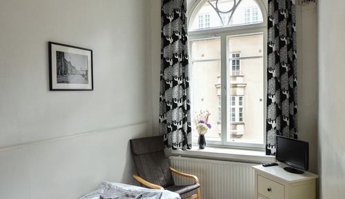 Single Room, Shared Bathroom