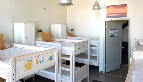 Single Bed in Mixed Dormitory Room