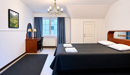 Standard Double Room, Shared Bathroom