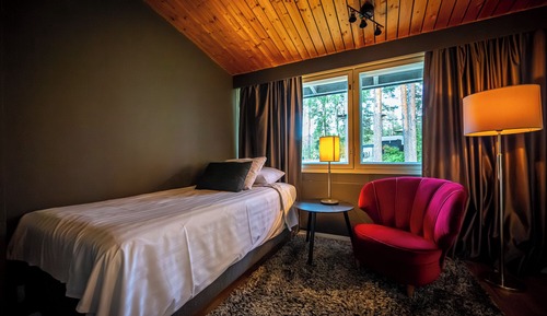 Single Room, Park View