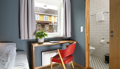 Single Room, Private Bathroom