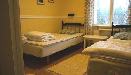 Twin Room, Bed linen excluded