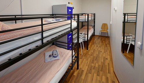 4 Bed Dorm Shared Bathroom - Private Use