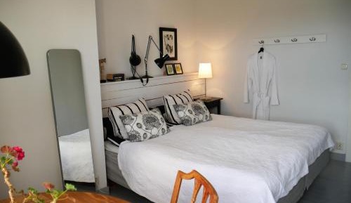 Double or Twin Room with Shared Bathroom