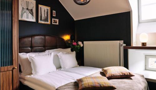 Small Double Room (55 in Bed)