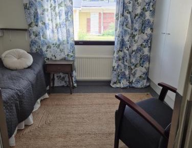 Single Room with Shared Bathroom