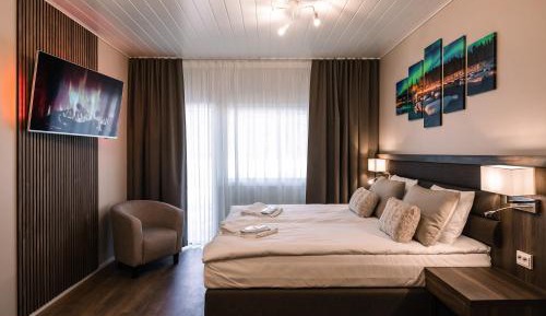 King Studio with Sofa Bed