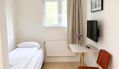 Single Room with Shared Bathroom