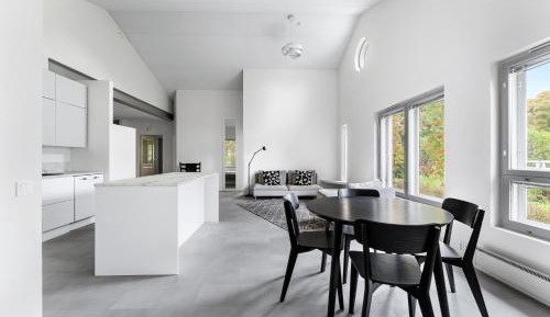 Three-Bedroom Superior Apartment