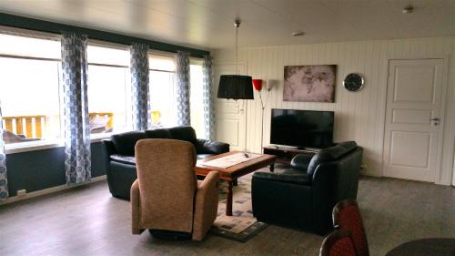 Three-Bedroom Apartment with Ocean View