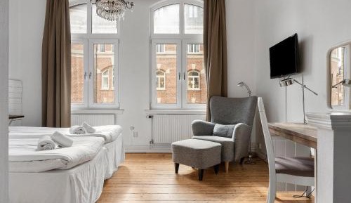Standard Twin Room - Non-Smoking