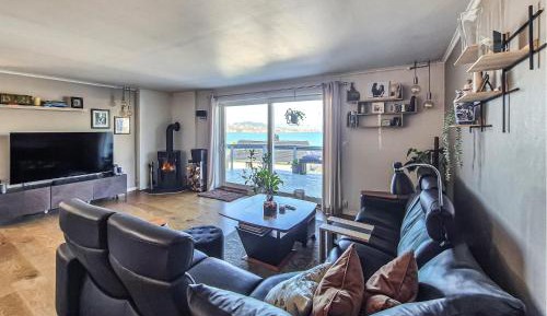 Three-Bedroom Townhouse