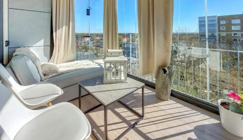 One-Bedroom Apartment with Balcony