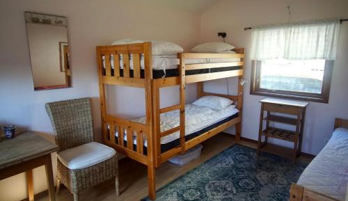 Basic Triple Room with Shared Bathroom