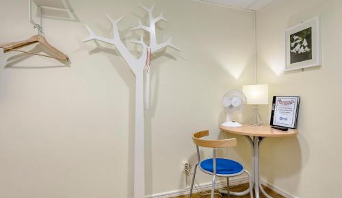 Single Room with Shared Bathroom