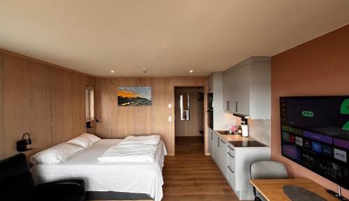 Deluxe Double Room with Balcony and Sea View