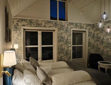 Junior Suite with Balcony