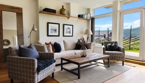 Apartment with Lake View