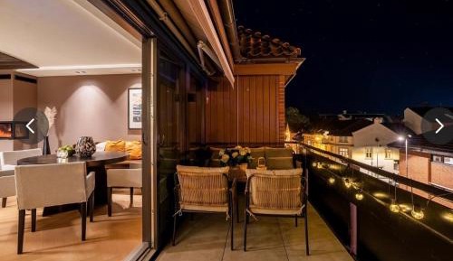 Deluxe Double Room (2 Adults + 1 Child)