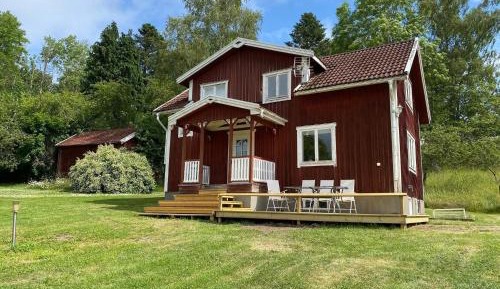 Three-Bedroom Vacation Home 