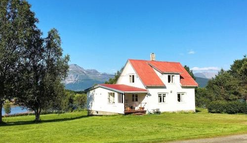 Three-Bedroom Vacation Home 
