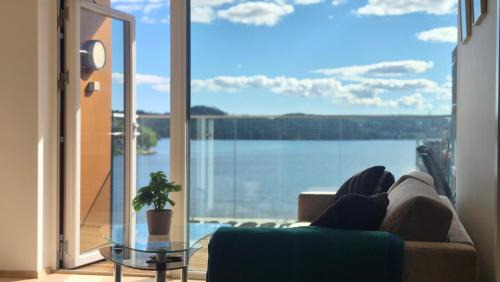 Two-Bedroom Deluxe Apartment with Harbor View