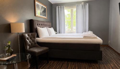 Standard Double Room with Shared Bathroom