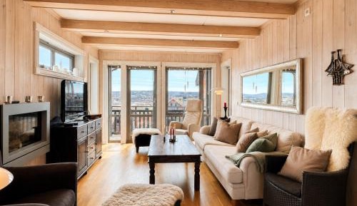 Apartment with Mountain View