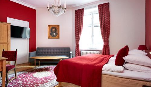 Quadruple Room with Shared Bathroom