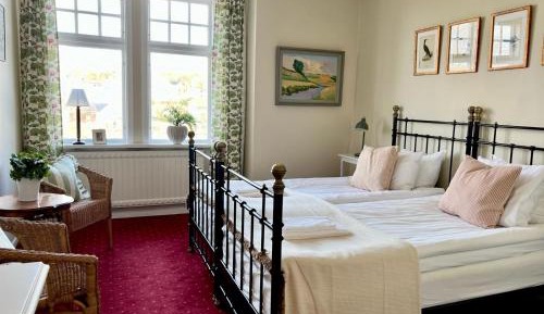 Standard Double Room with Shared Bathroom