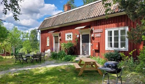 Six-Bedroom House