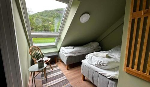 Twin Room with Mountain View