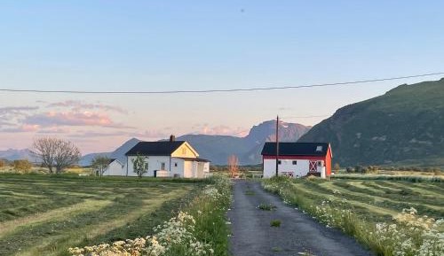 Two-Bedroom Barnhouse 