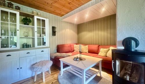 Three-Bedroom Apartment with Mountain View