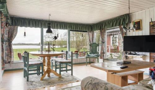 Three-Bedroom Townhouse