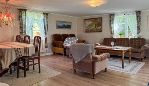 Three-Bedroom Townhouse