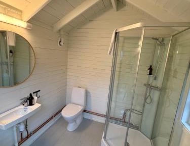 Basic Rorbu Cabin – Shared External Bathroom