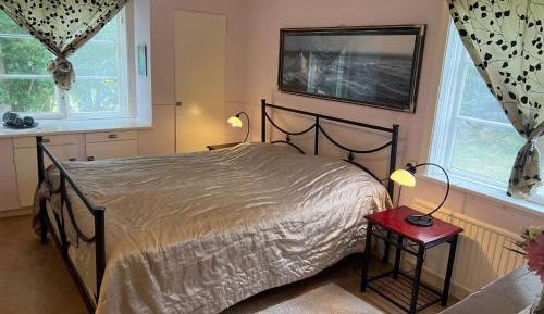 Standard Double Room with Shared Bathroom