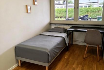 Single Room with Shared Bathroom