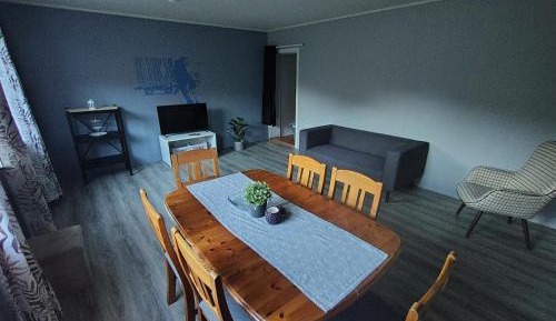 Family Room with Garden View