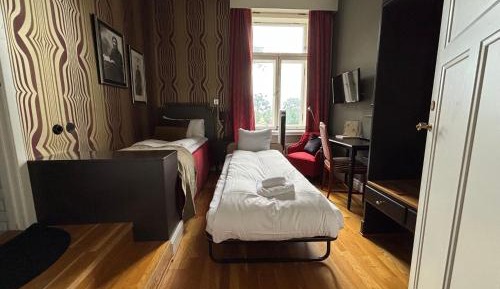 Small Twin Room