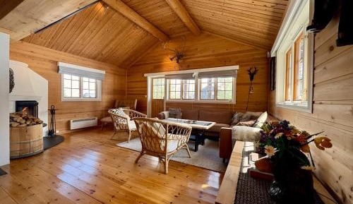 Three-Bedroom Vacation Home 