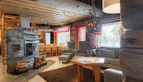 Four-Bedroom Cottage with Sauna