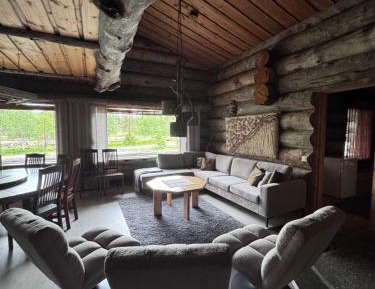 Seven-Bedroom Cottage with Sauna
