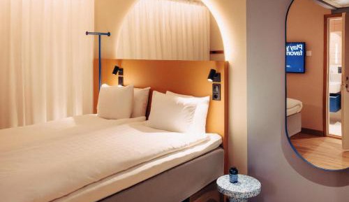 Queen Room Without Window