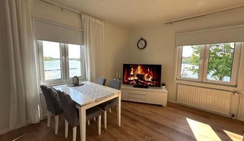 Deluxe One-Bedroom Apartment with Harbor View