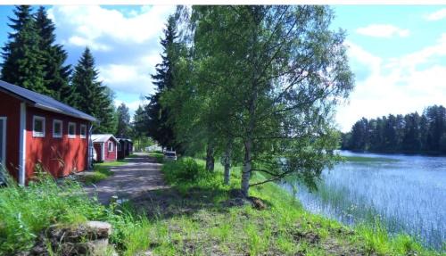 Cottage with Shared Bathroom (2 Adults)