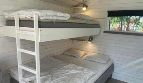 Holiday Home with Shared Outdoor Jacuzzi